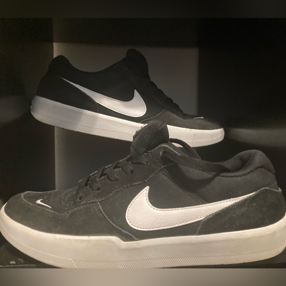 Nike SB force 57